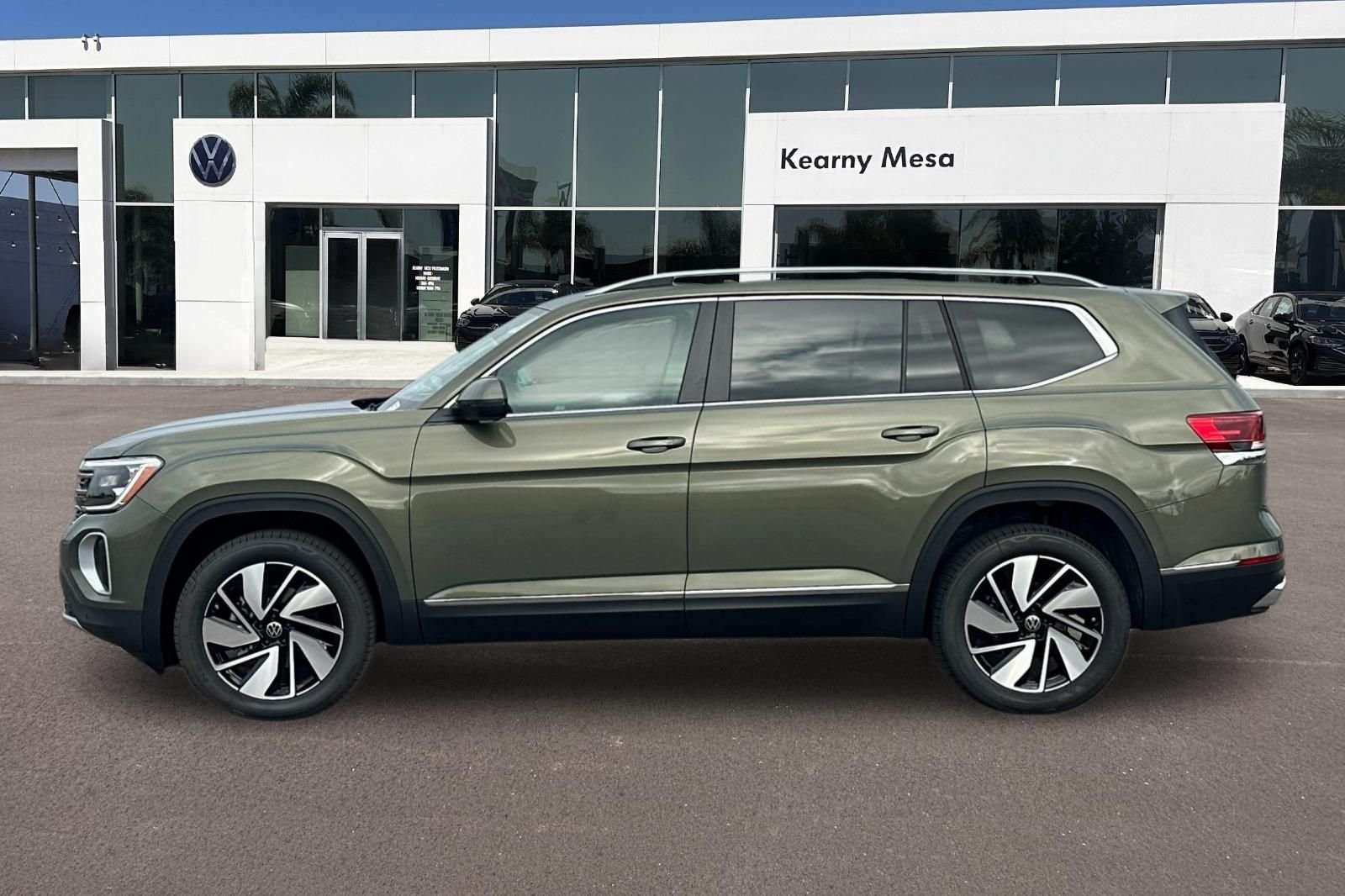New 2026 Avocado Green Pearl Volkswagen SEL image 7
