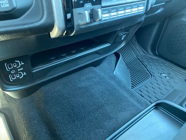 New 2026 Granite Crystal Metallic Clear-Coat Exterior Paint RAM Tradesman image 17