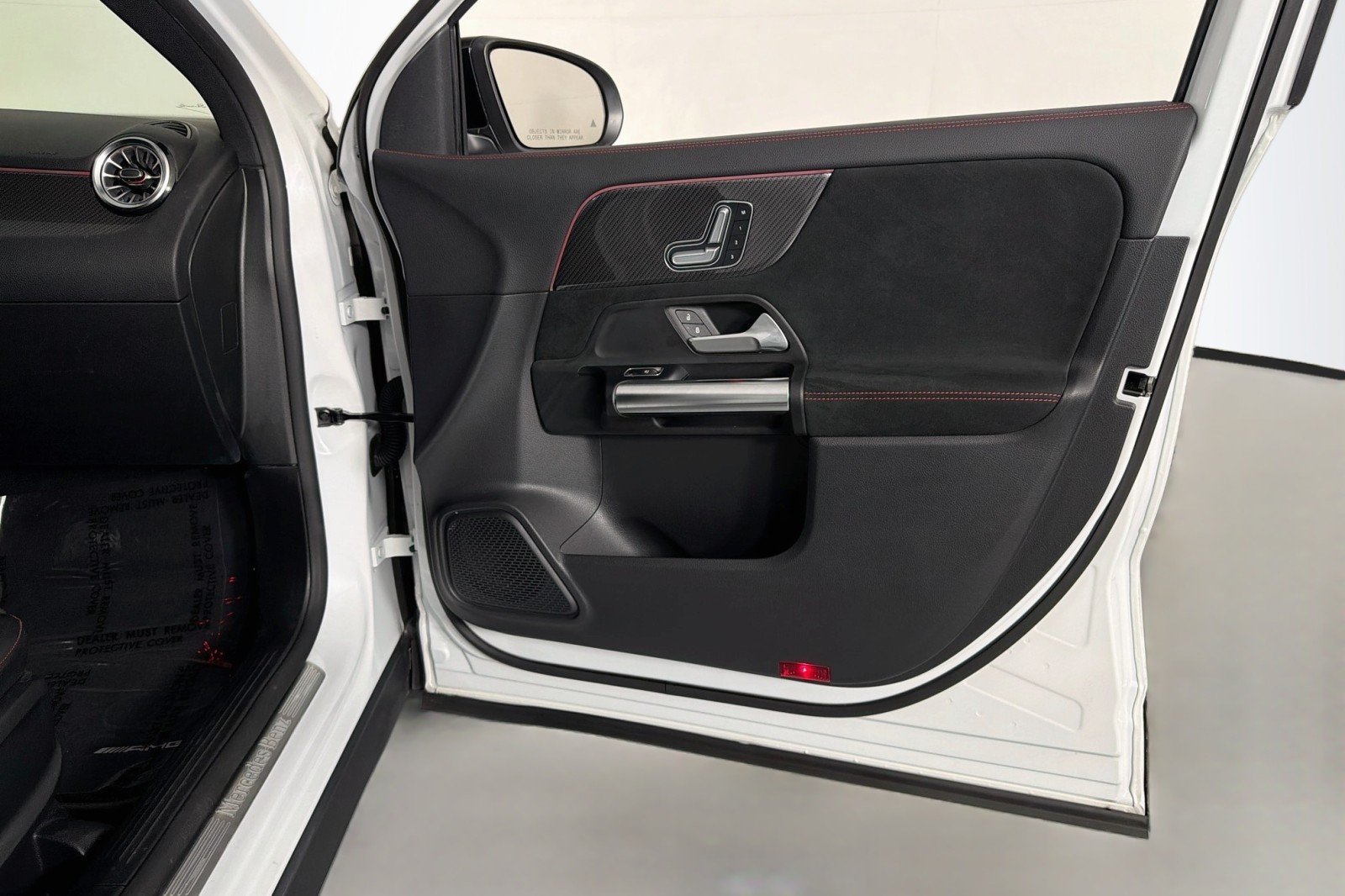 Used 2022 Digital White Metallic Mercedes-Benz 250 image 22