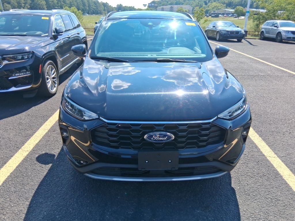Used 2025 Black Ford ST-Line Select image 1
