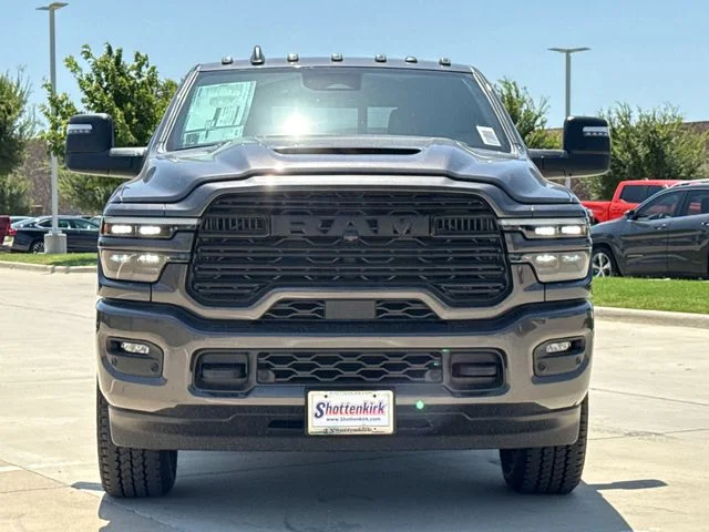 New 2026 Granite Crystal Metallic Clear-Coat Exterior Paint RAM Laramie image 3