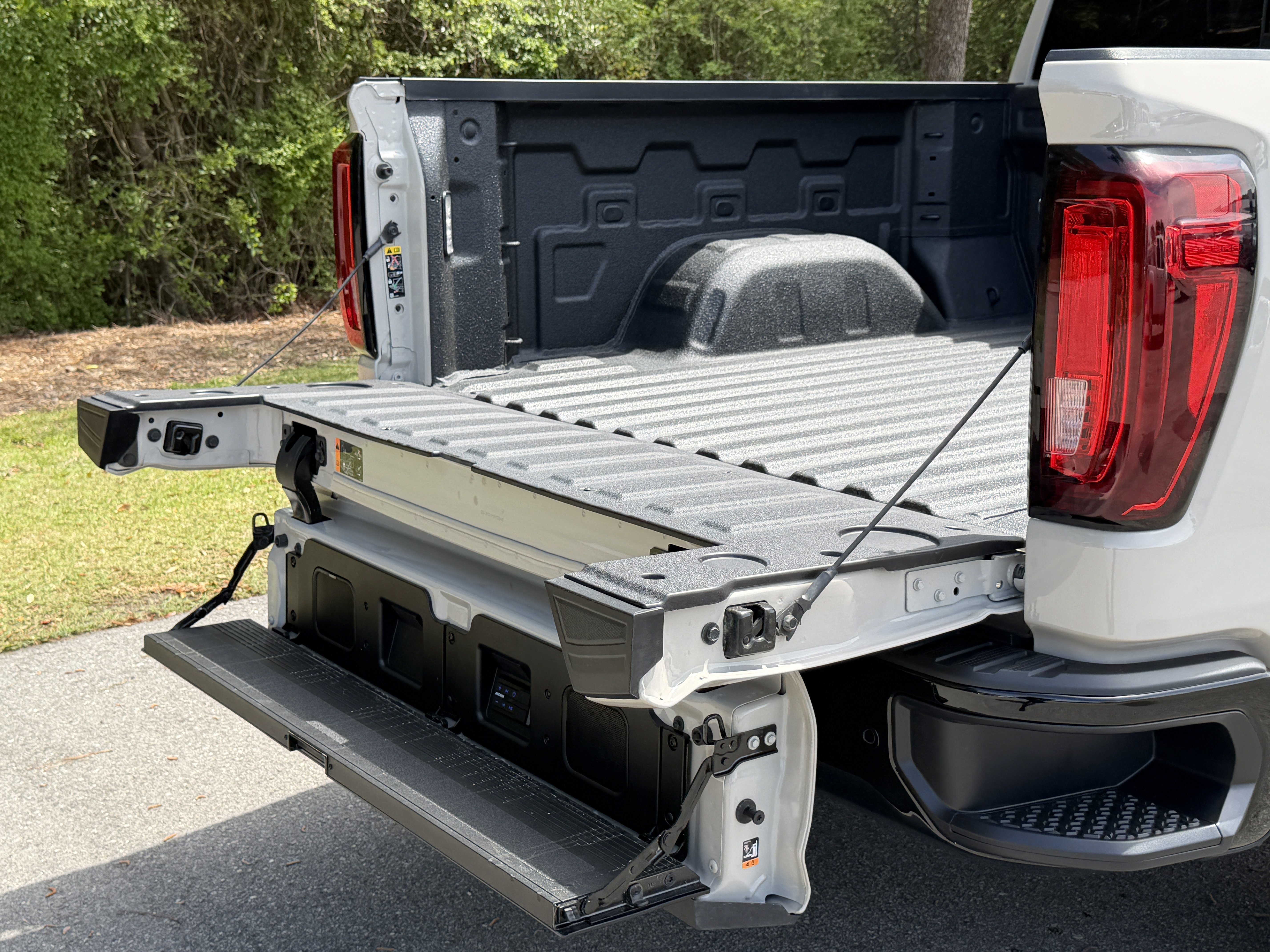 2026 GMC Sierra 1500 AT4X - Photo 18