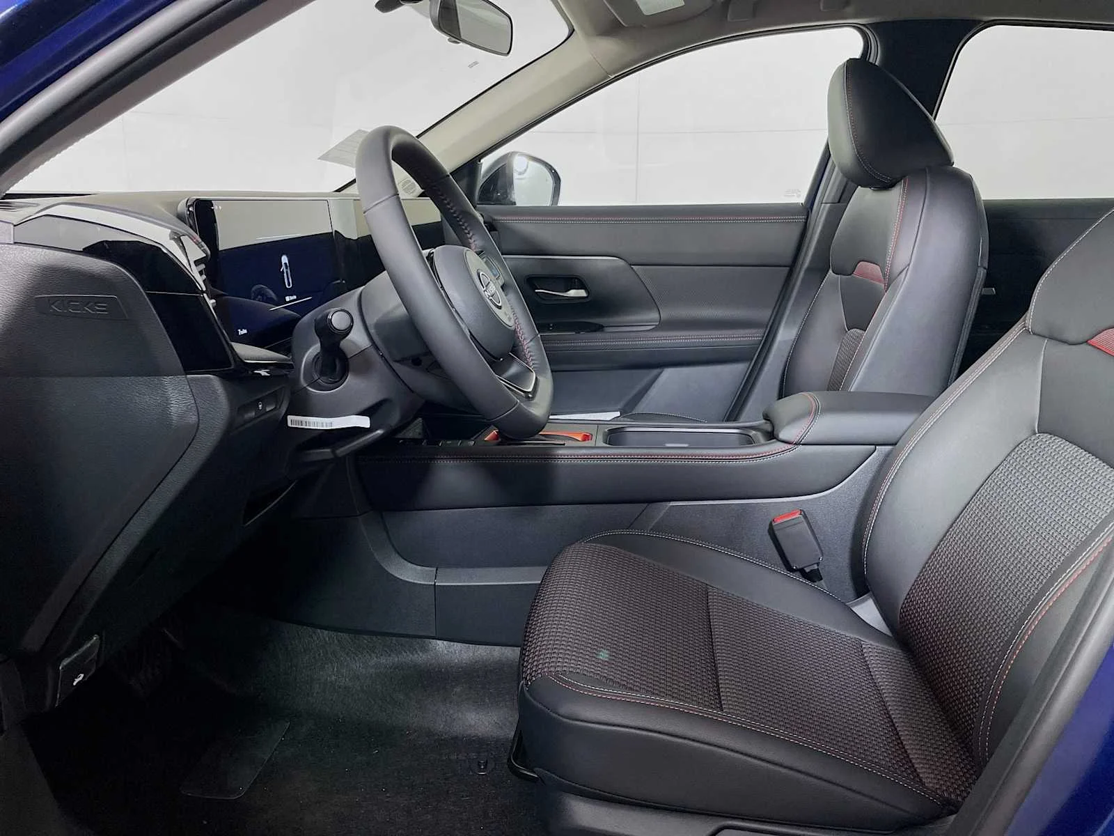 New 2026 Deep Blue Pearl Nissan SR image 4