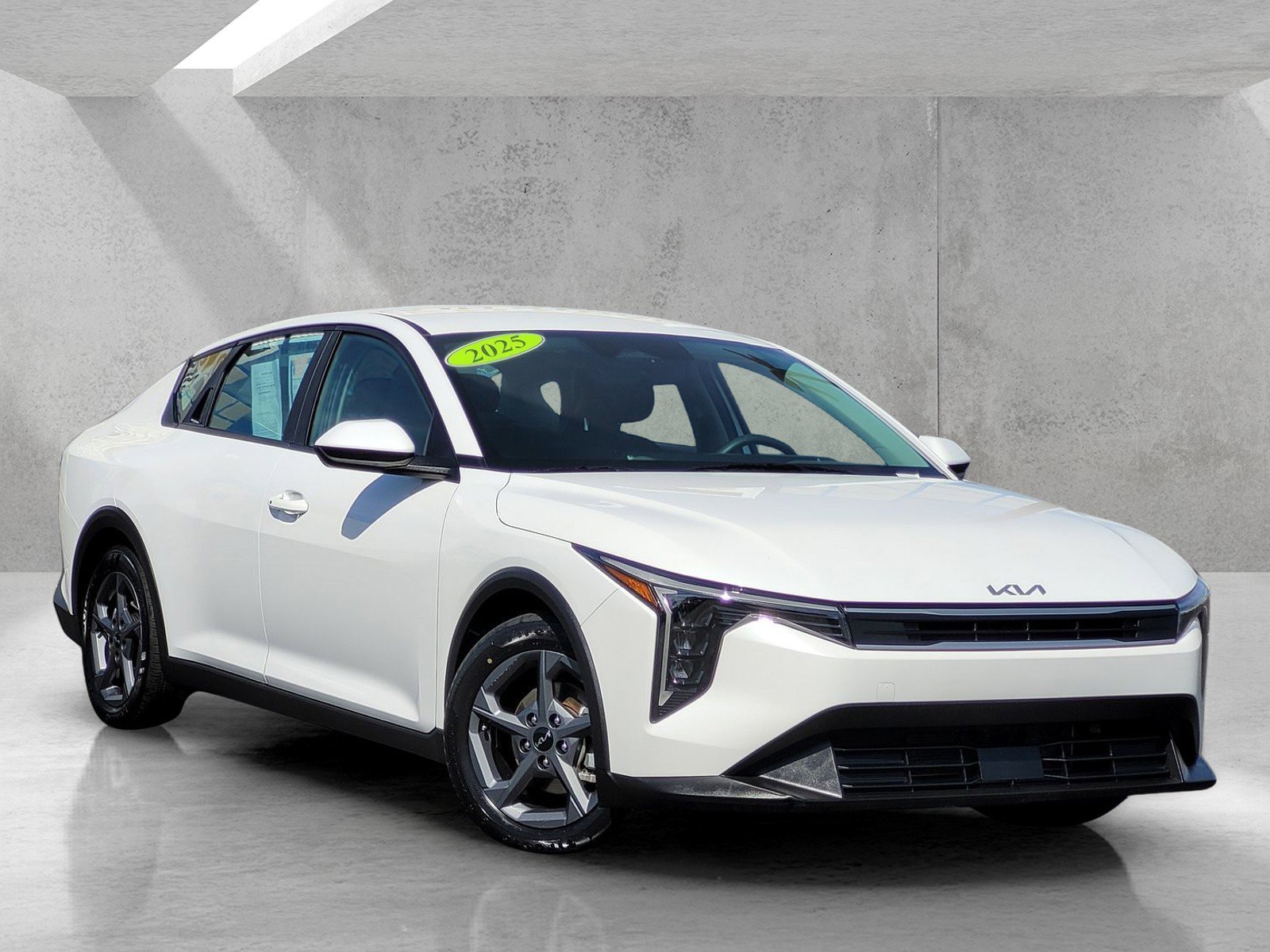 2025 Kia K4 LXS AT's photo