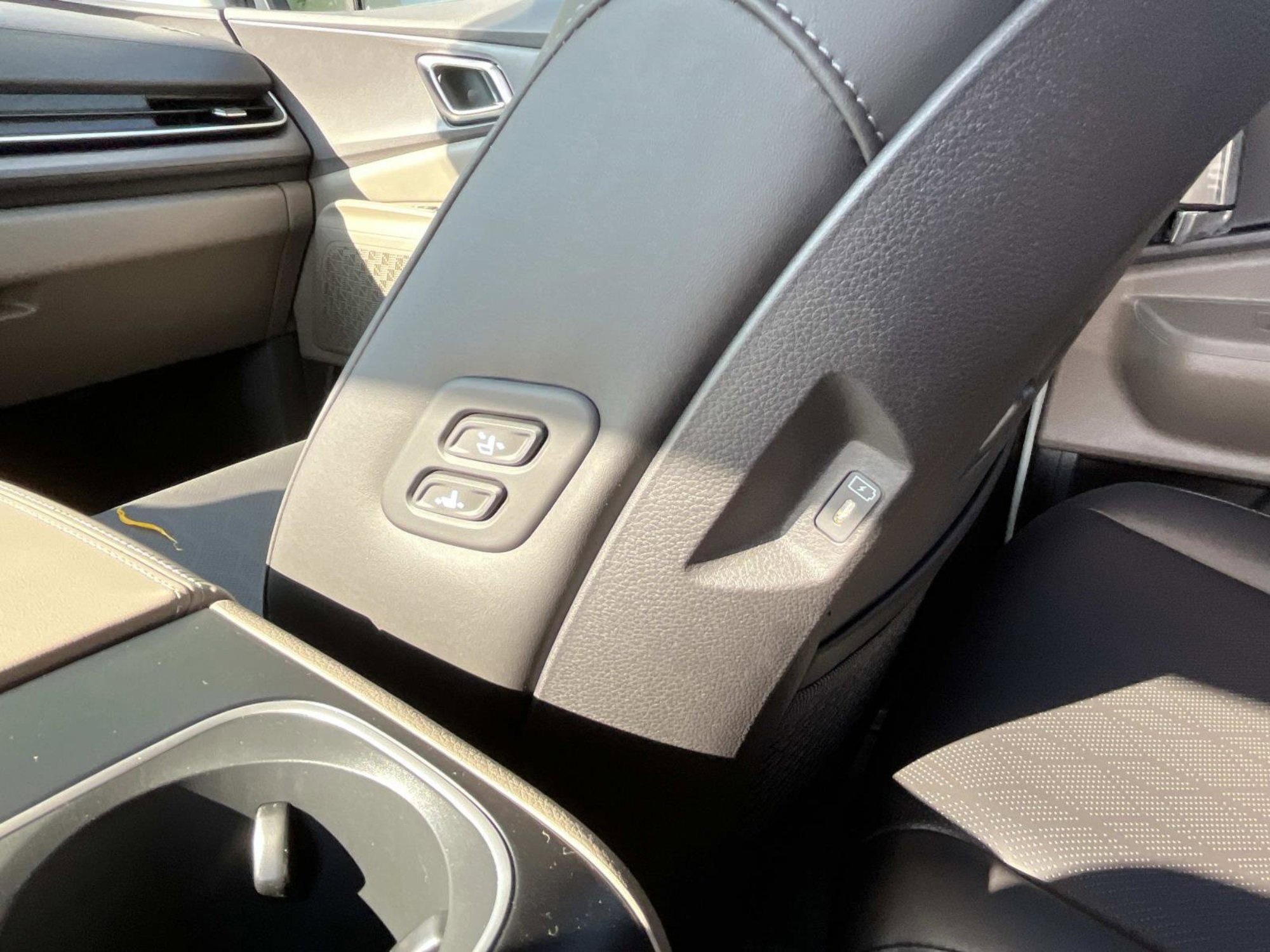 New 2026 Ivory Silver Kia EX image 14