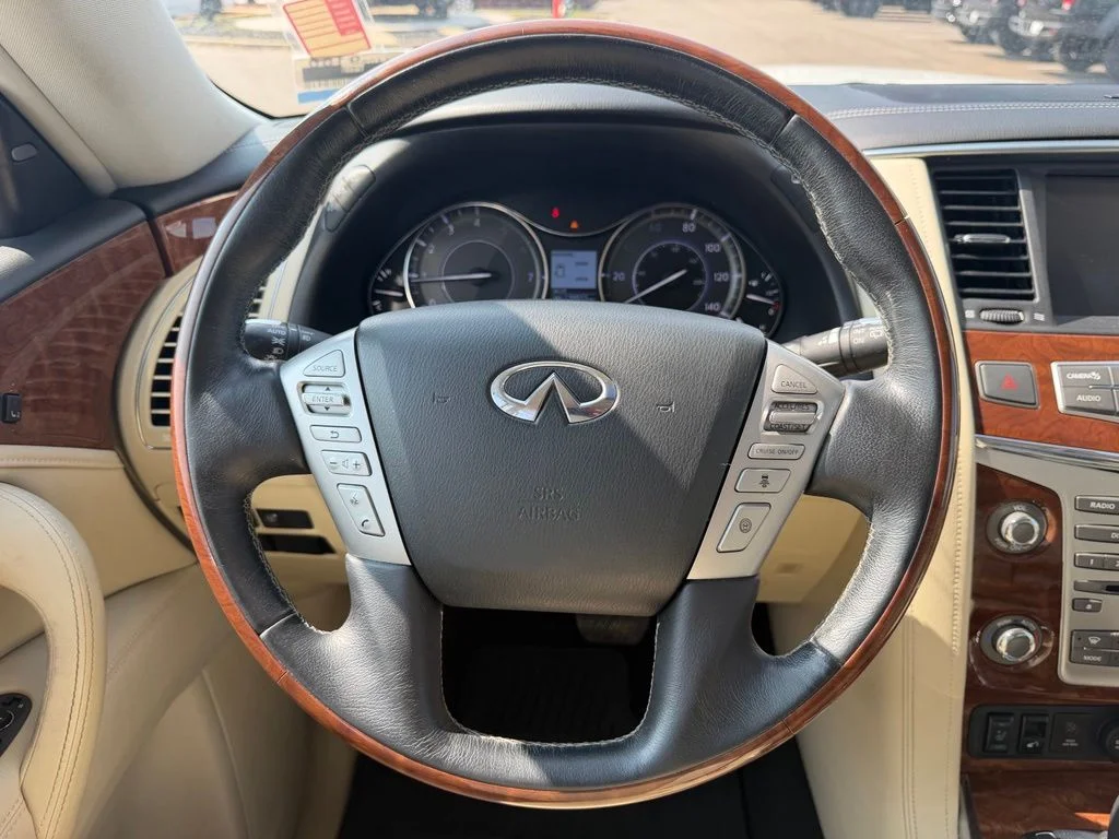 Used 2018 White INFINITI Base image 22