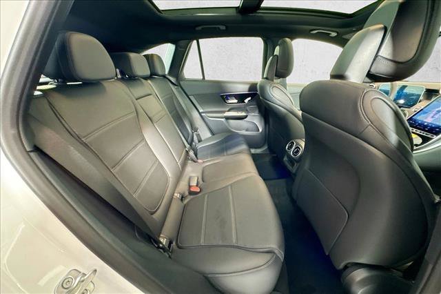 New 2026 Polar White Mercedes-Benz GLC 300 image 55
