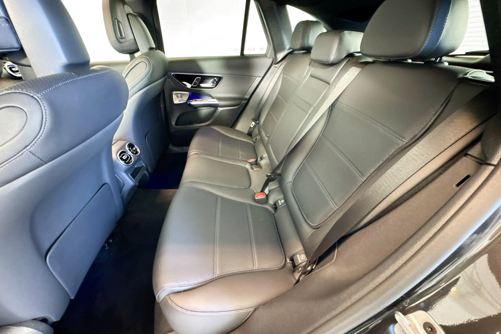 New 2026 Graphite Grey Metallic Mercedes-Benz GLC 300 image 22
