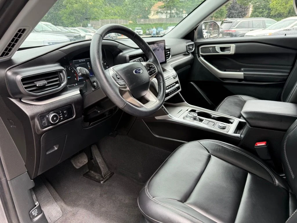 Used 2023 Gray Ford XLT image 21