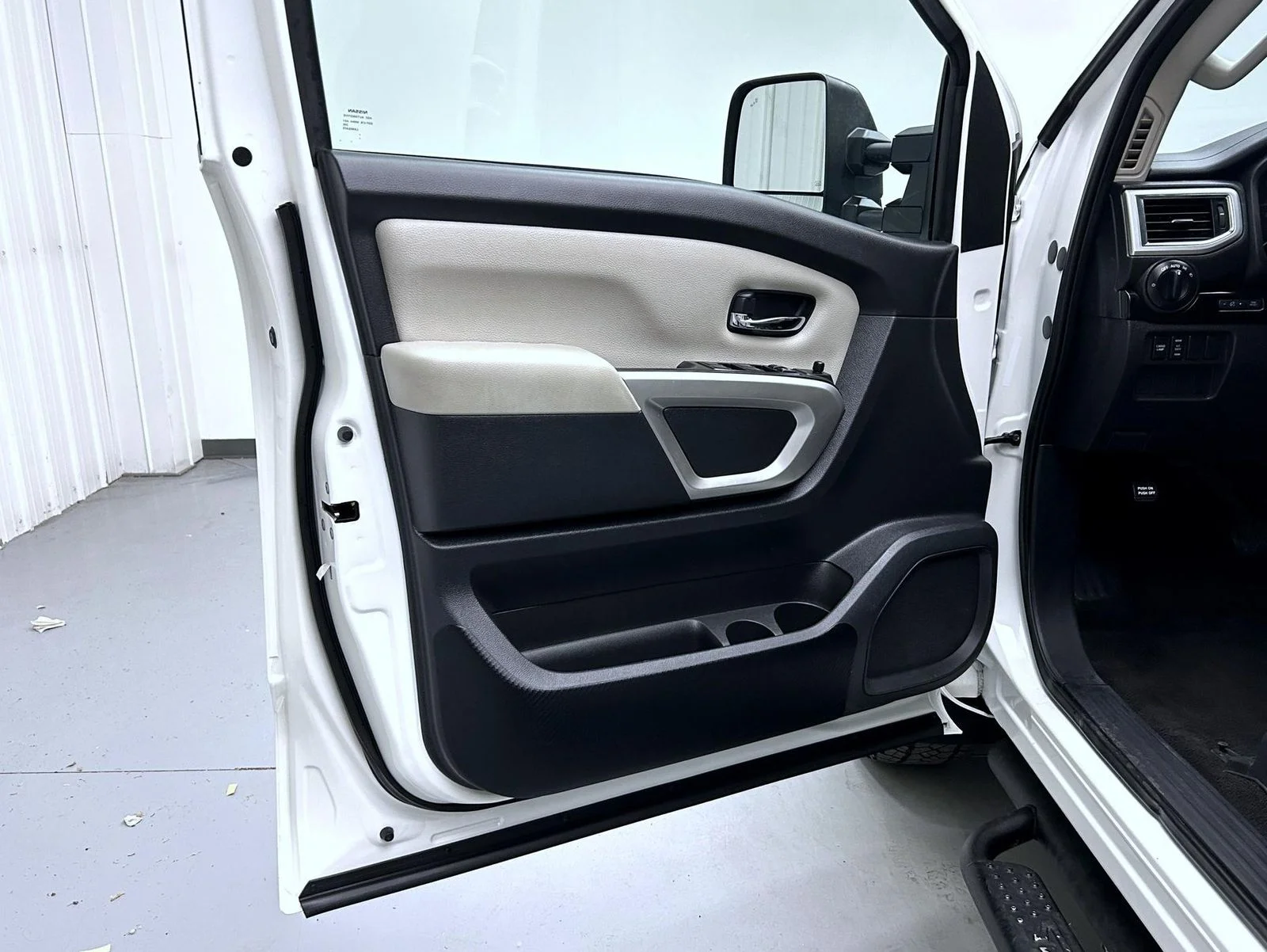 Used 2021 White Nissan SV image 9