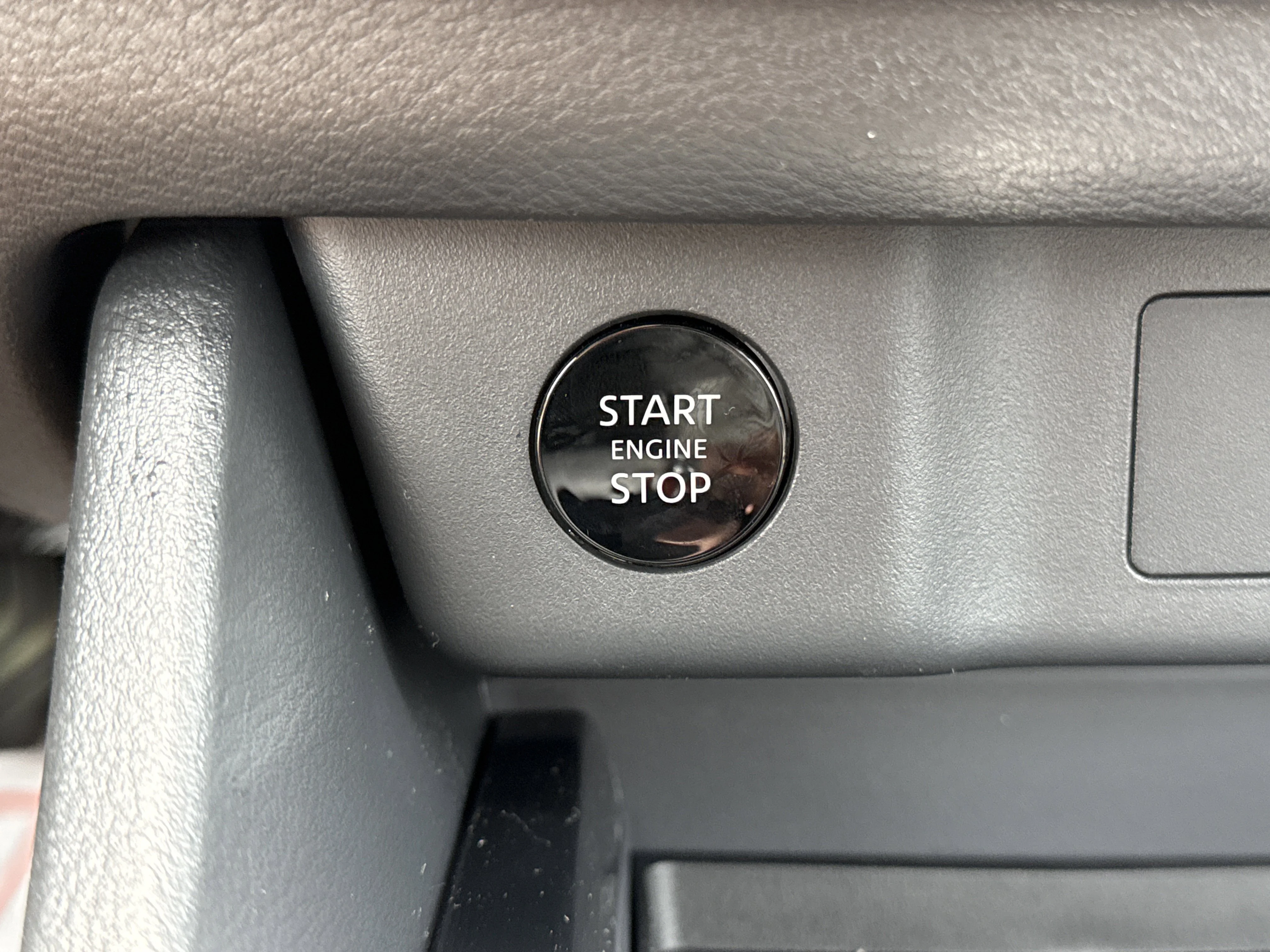 New 2026 Everest White Pearl Tricoat Nissan Dark Armor AWD image 21
