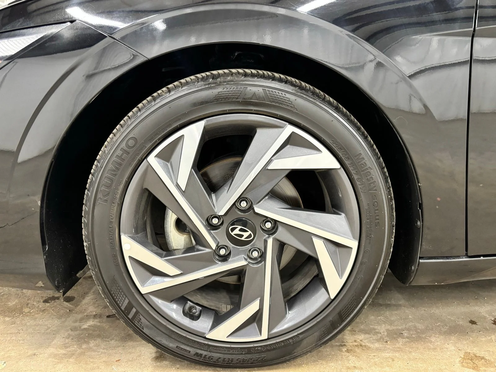 Used 2024 Black Hyundai Limited image 9