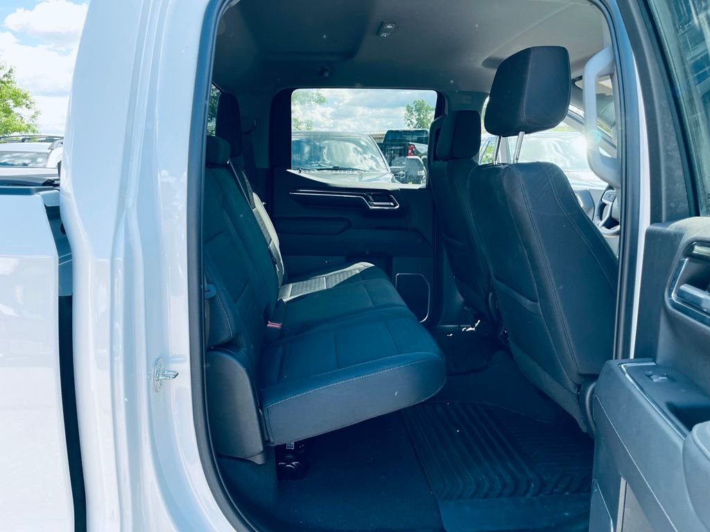 Used 2023 White Chevrolet LT image 23