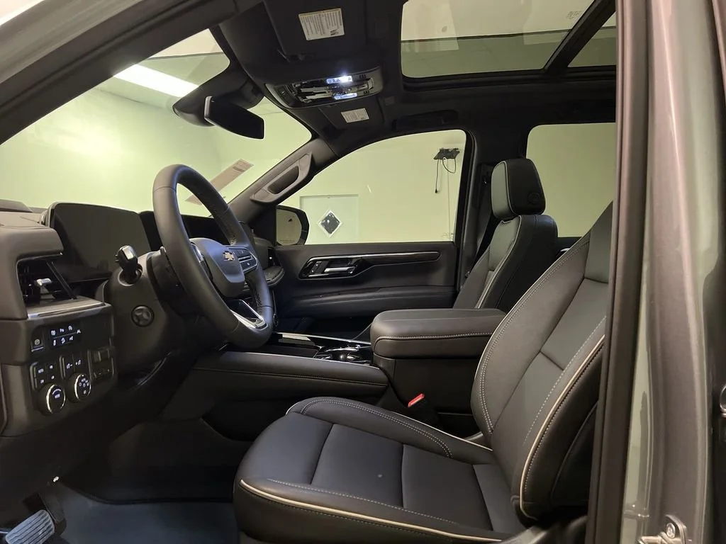 2026 Chevrolet Suburban Premier - Photo 11