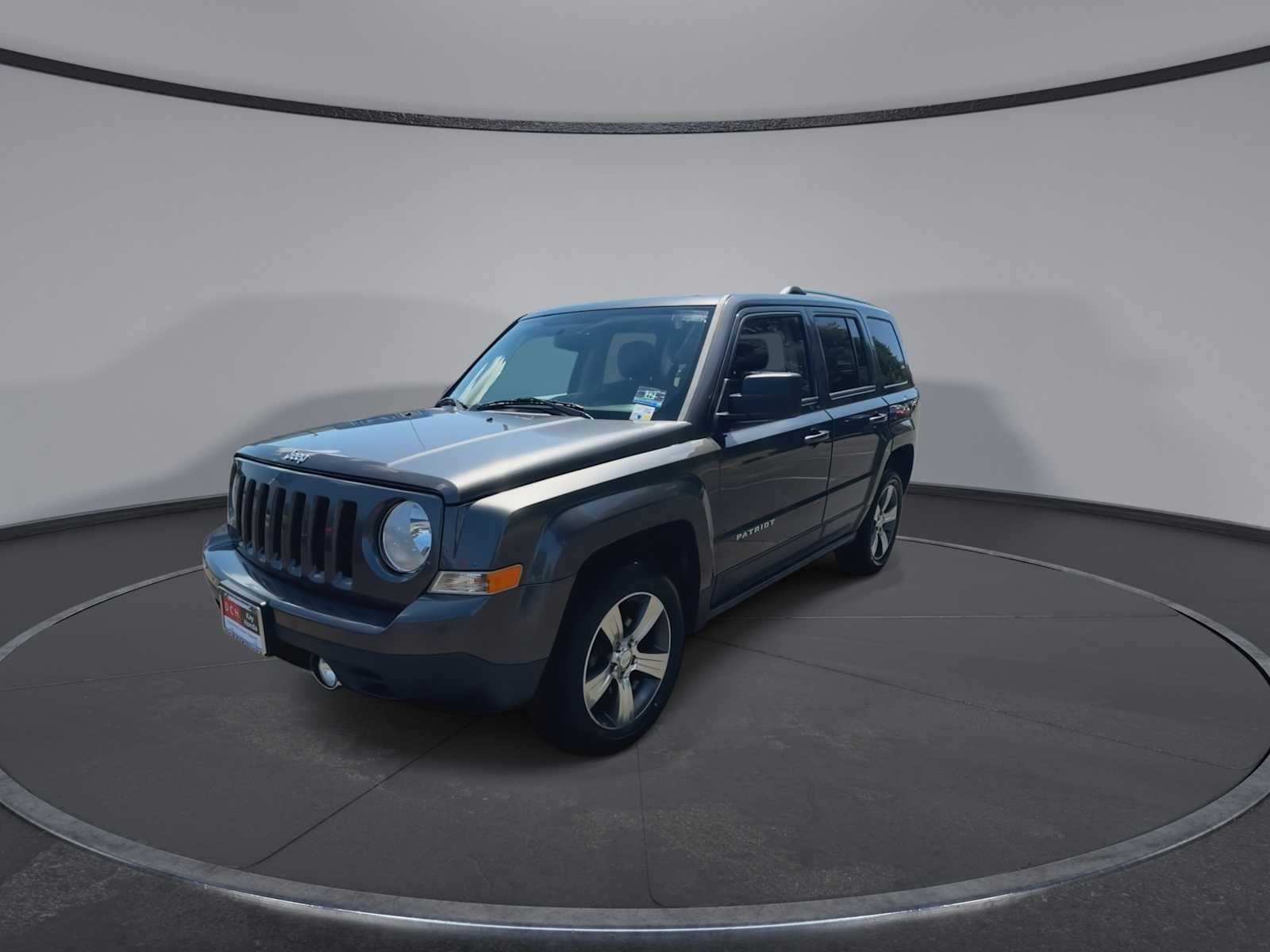 Used 2016 Granite Crystal Metallic Clearcoat Jeep High Altitude Edition image 4