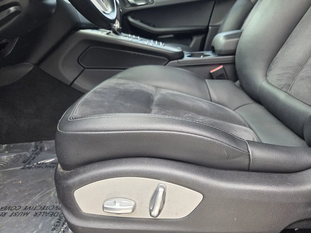 Used 2018 Silver Porsche  image 13