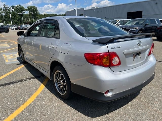 Used 2009 Silver Toyota  image 5