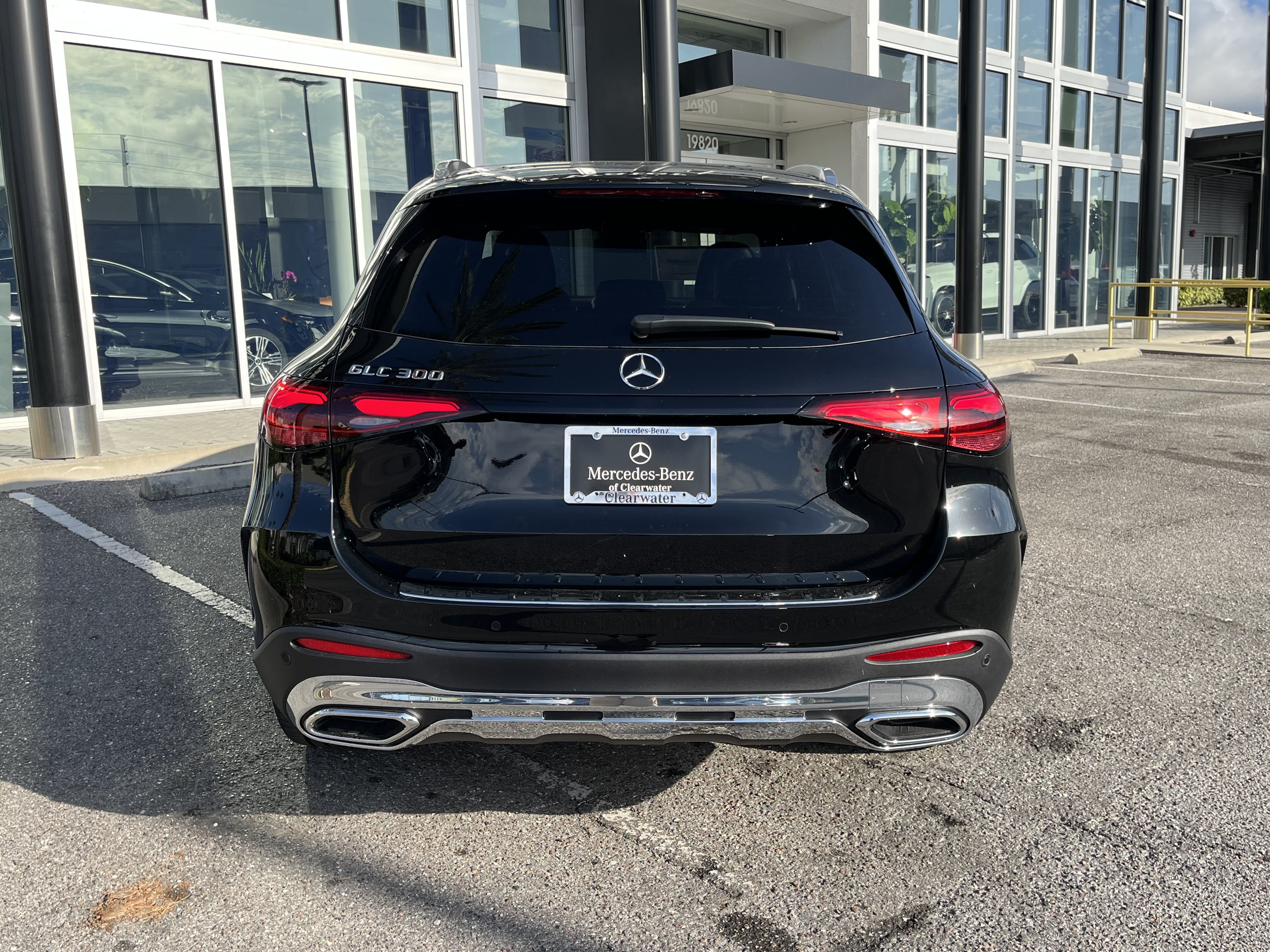 New 2026 Black Mercedes-Benz GLC 300 image 5