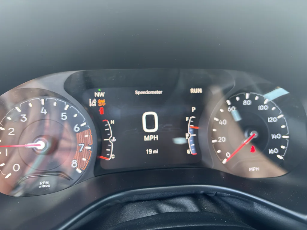 New 2026 Hydro Blue Pearl-Coat Exterior Paint Jeep Latitude Altitude image 39