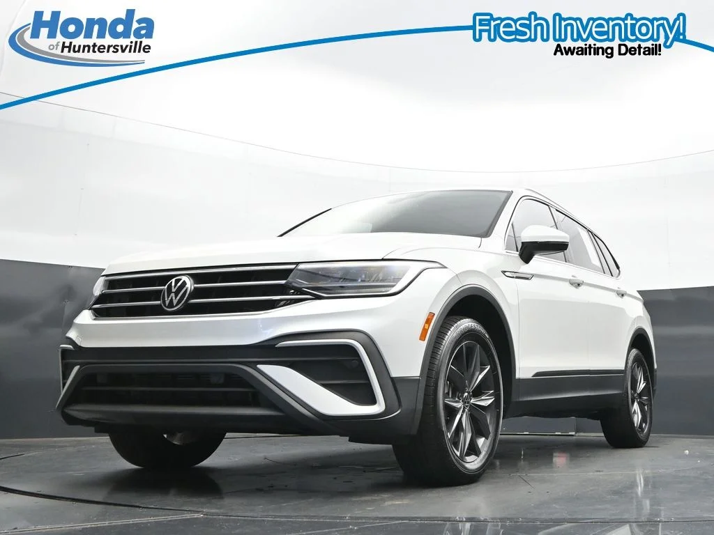 Used 2023 Opal White Volkswagen 2.0T SE image 29