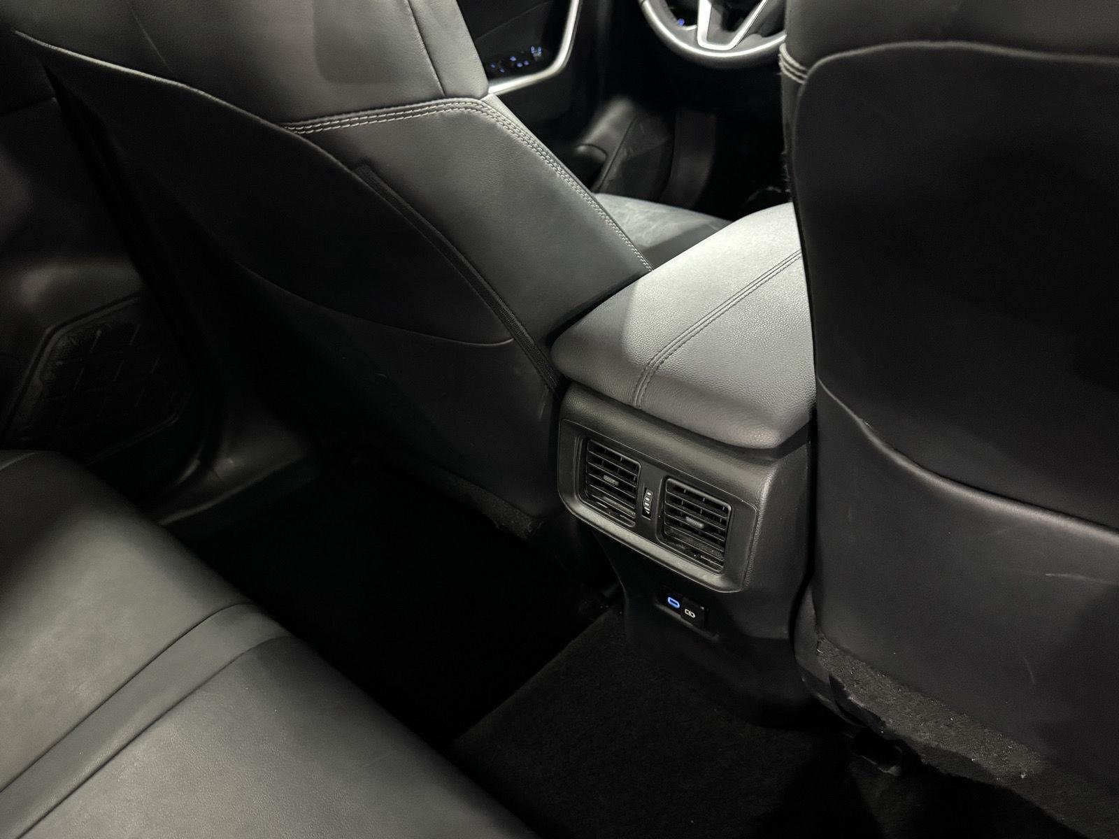 2022 Toyota RAV4 XLE Premium - Photo 19