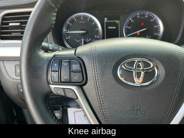 Used 2019 Black Toyota XLE image 28