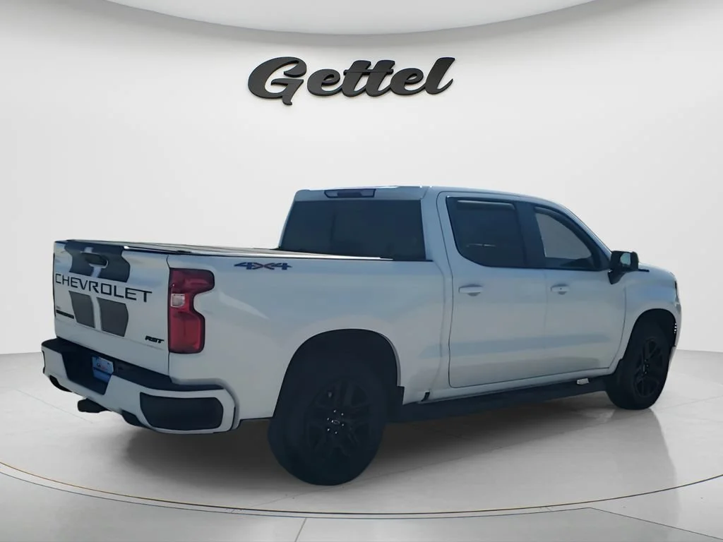 Used 2024 Summit White Chevrolet RST image 5