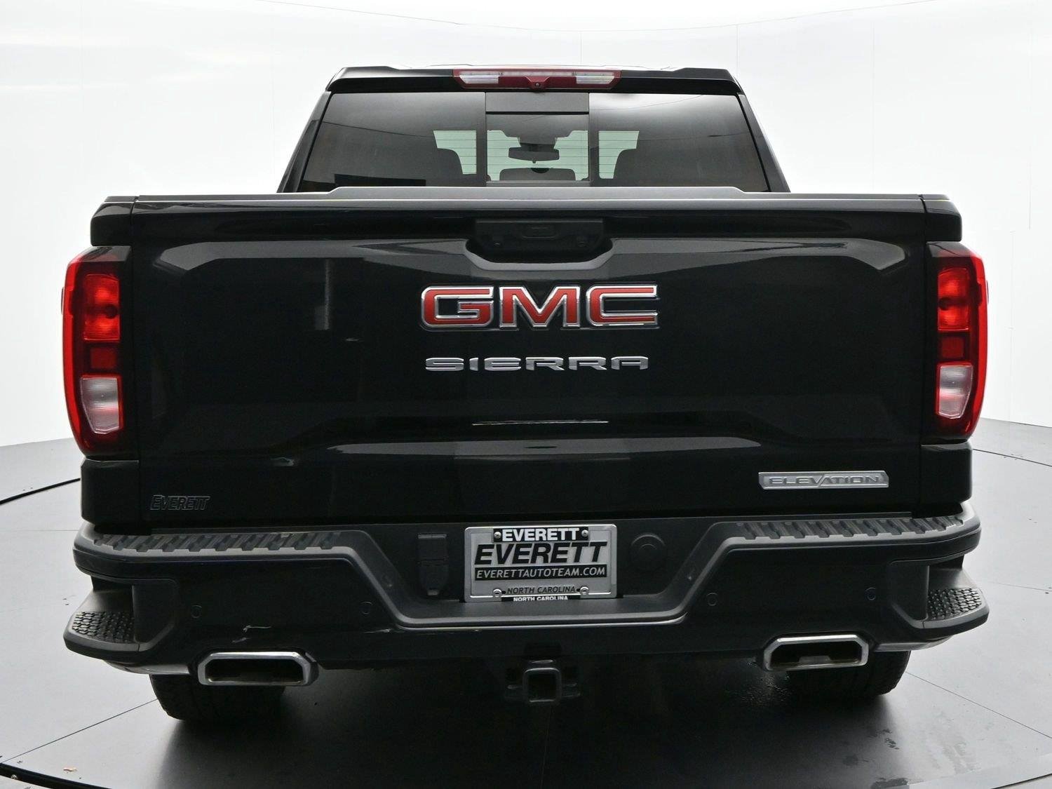 Used 2025 Onyx Black GMC Elevation image 6