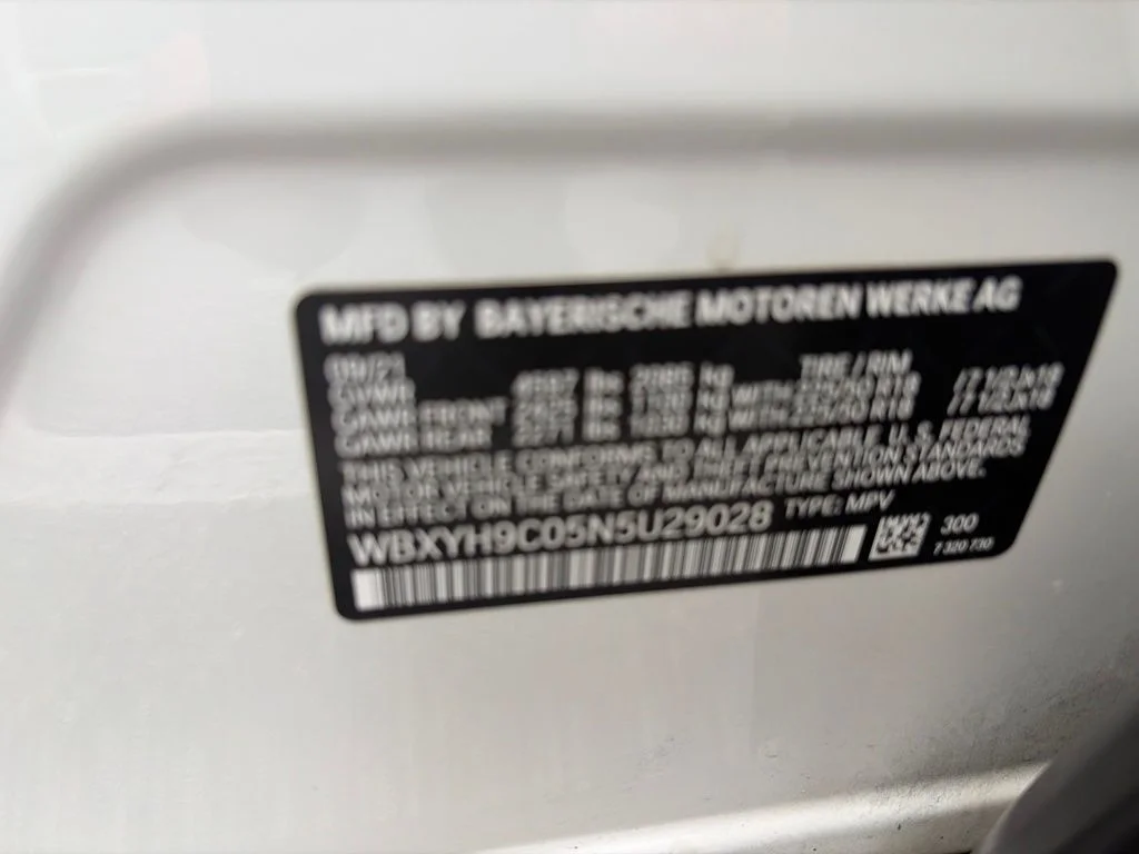 Used 2022 White BMW sDrive28i image 20