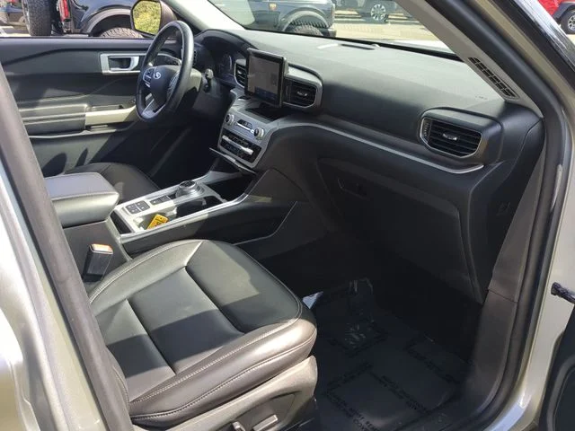 Used 2022 Silver Ford XLT image 33