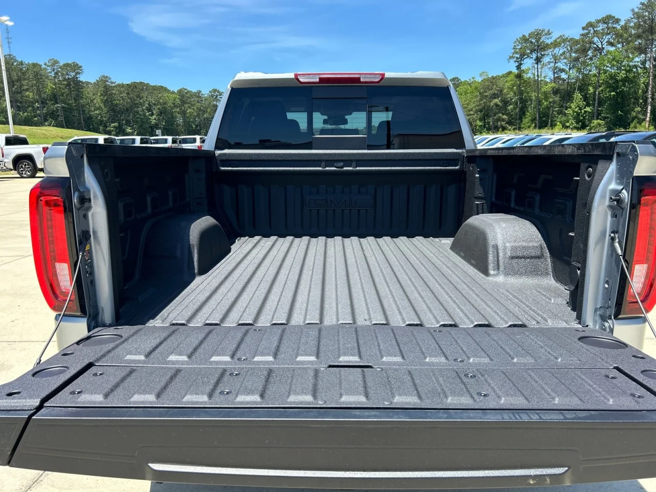 New 2026 Sterling Metallic GMC SLT image 7