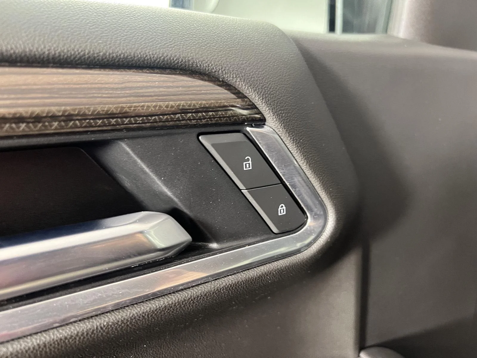 Used 2025 Black Chevrolet LT (2FL) image 16