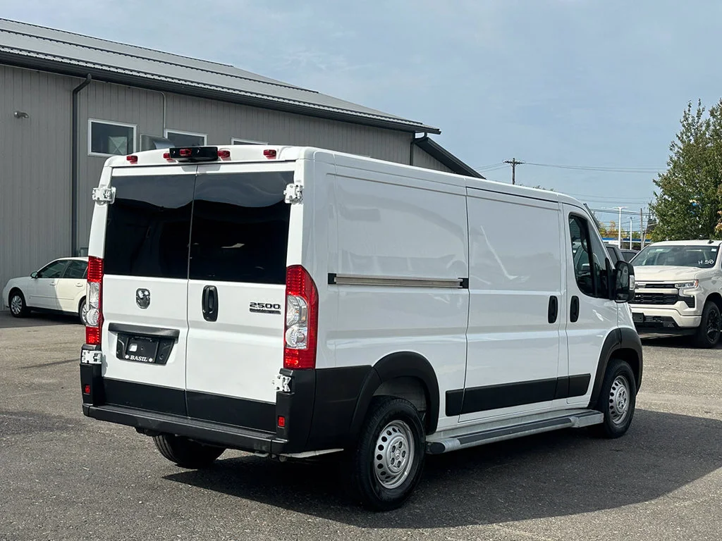Used 2025 White Ram Base image 13