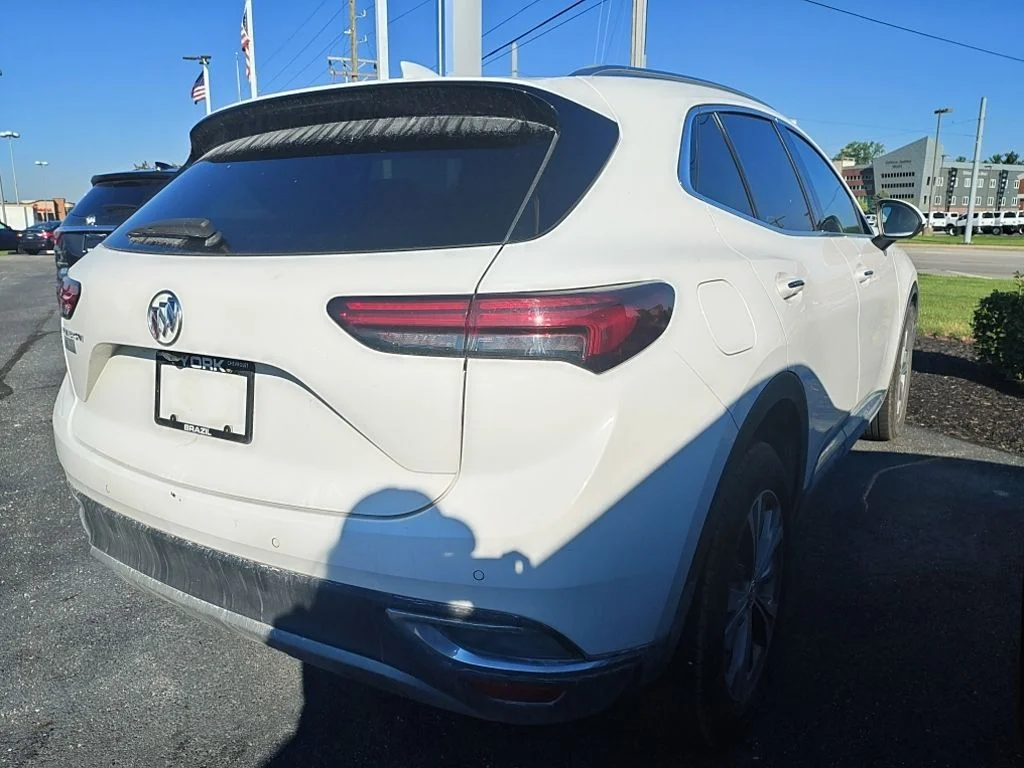 Used 2022 White Buick Preferred image 7