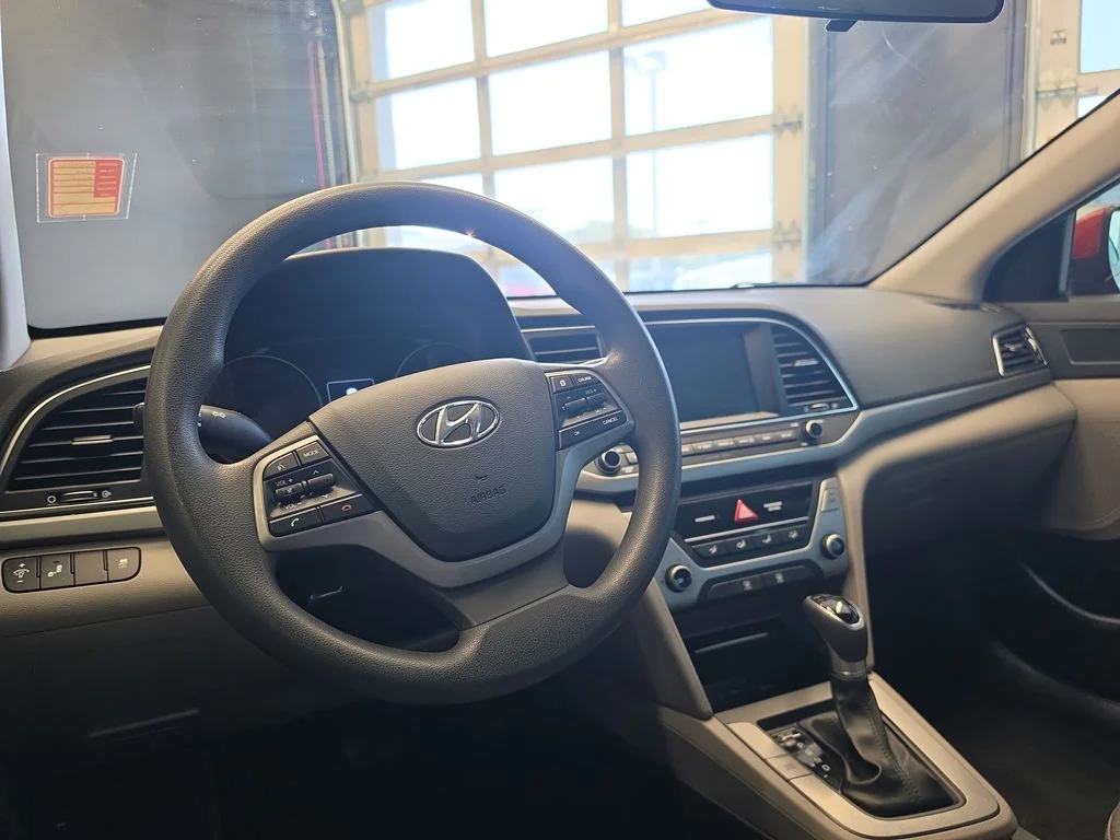 Used 2018 Red Hyundai SEL image 18