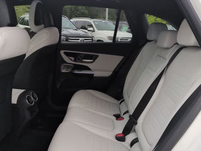 New 2026 Polar White Mercedes-Benz GLC 300 image 19