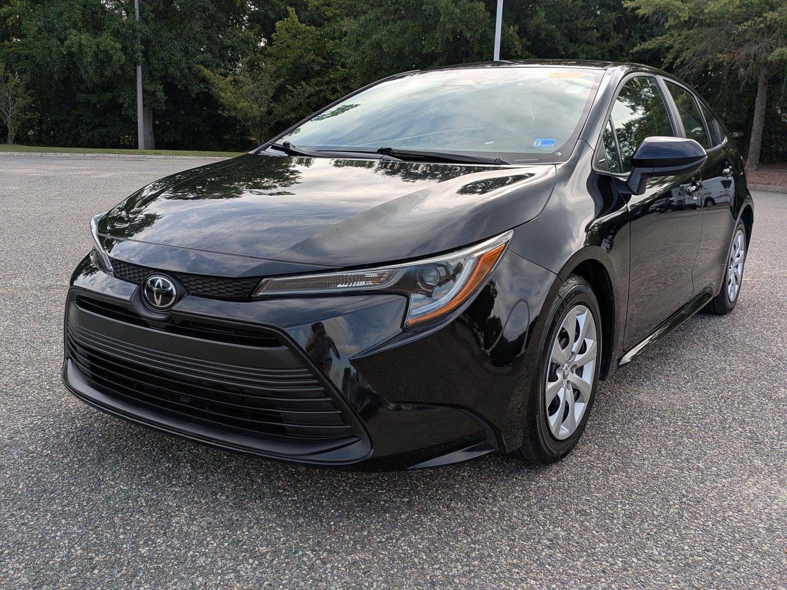 Used 2024  Toyota LE image 8