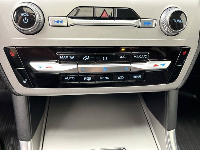 Used 2023 Agate Black Ford XLT image 24