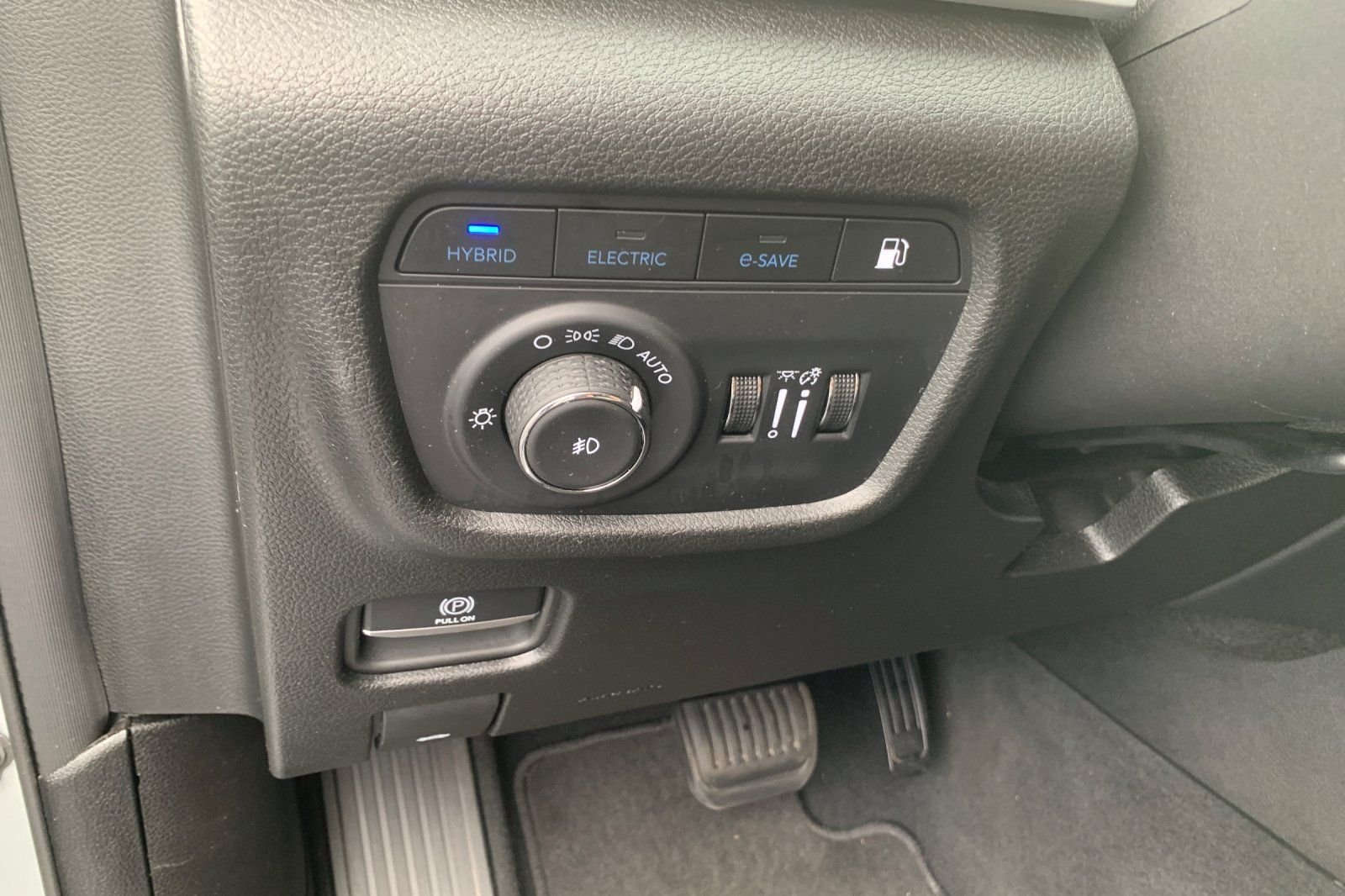 Used 2024 Silver Jeep 4xe image 35