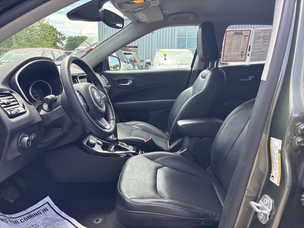 Used 2017 Green Jeep Limited image 18
