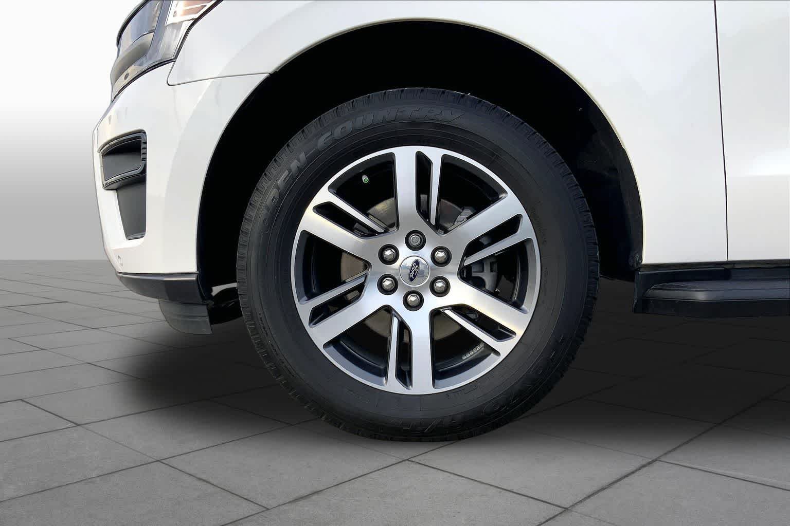 Used 2024 Star White Metallic Tri-Coat Ford XLT image 11