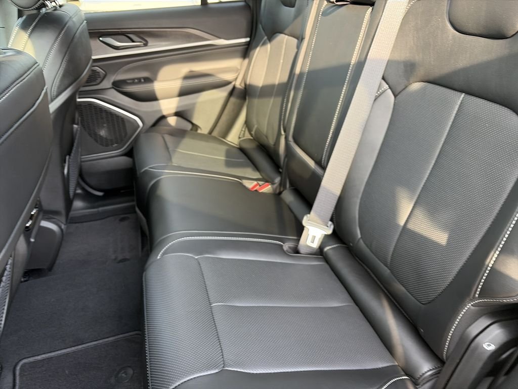 New 2026 Baltic Gray Metallic Clearcoat Jeep Limited Reserve image 30