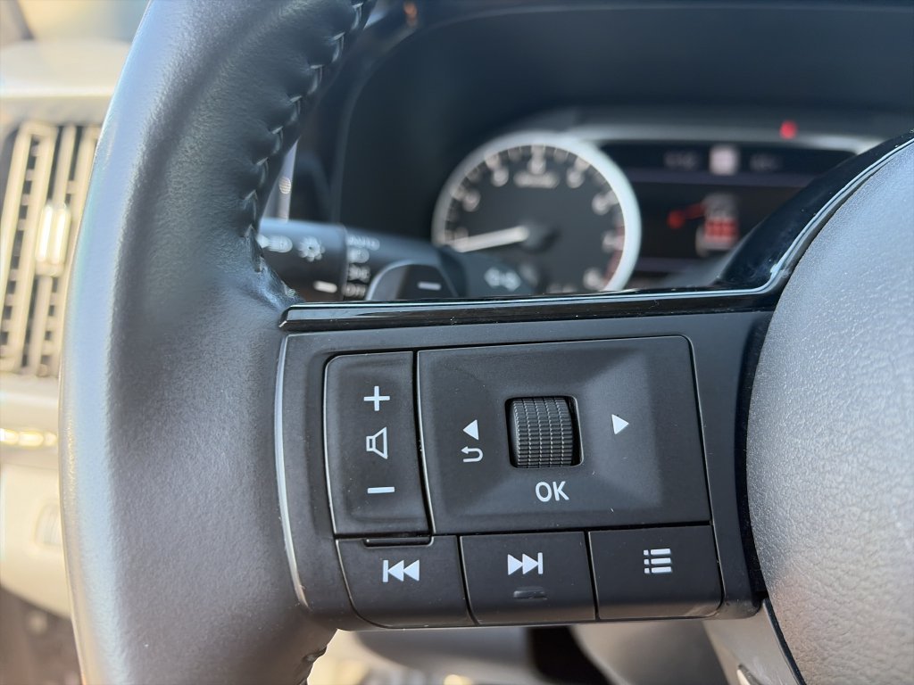 Used 2025 Blue Nissan SL image 20