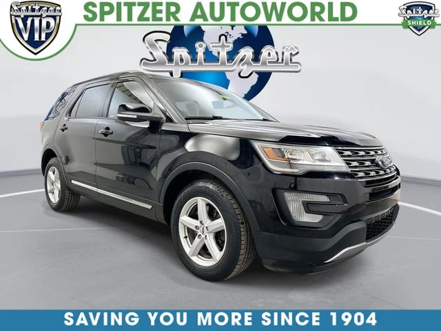 Used 2017 Black Ford XLT image 1