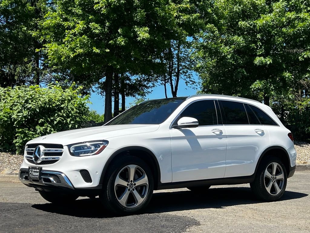 Certified Used 2022 White Mercedes-Benz GLC 300 image 1