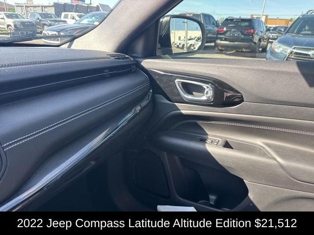 Used 2022 Bright White Clearcoat Jeep Latitude image 23