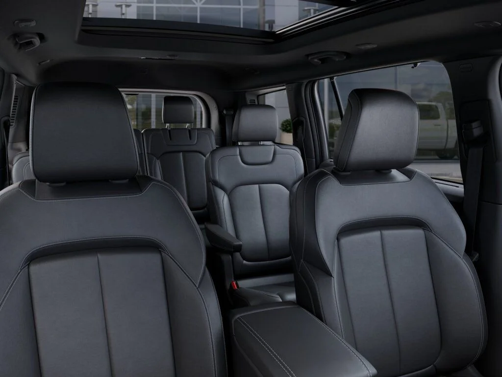 New 2026 Silver Zynith Exterior Paint Jeep Limited image 26