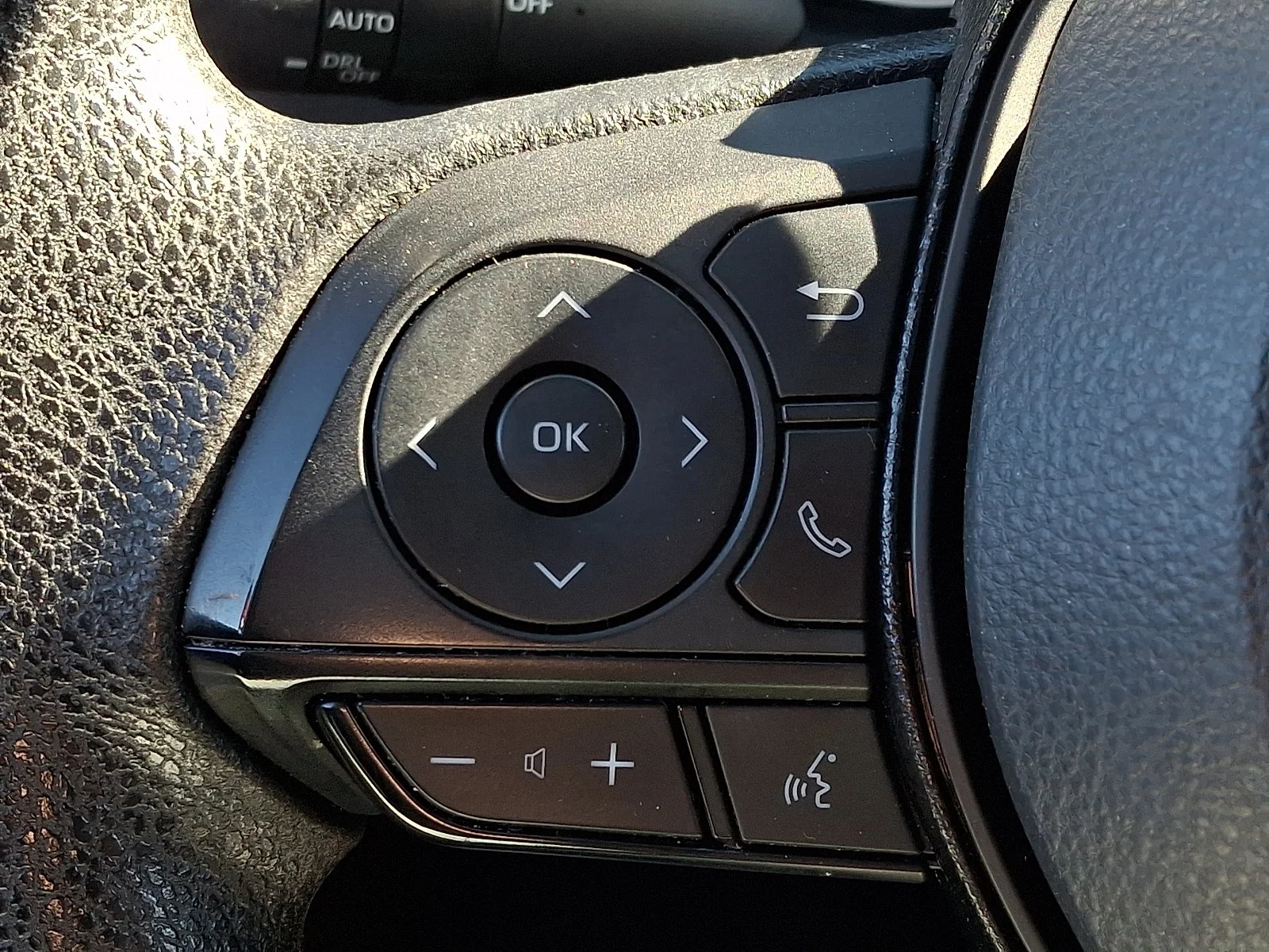 Used 2021 White Toyota XLE image 21