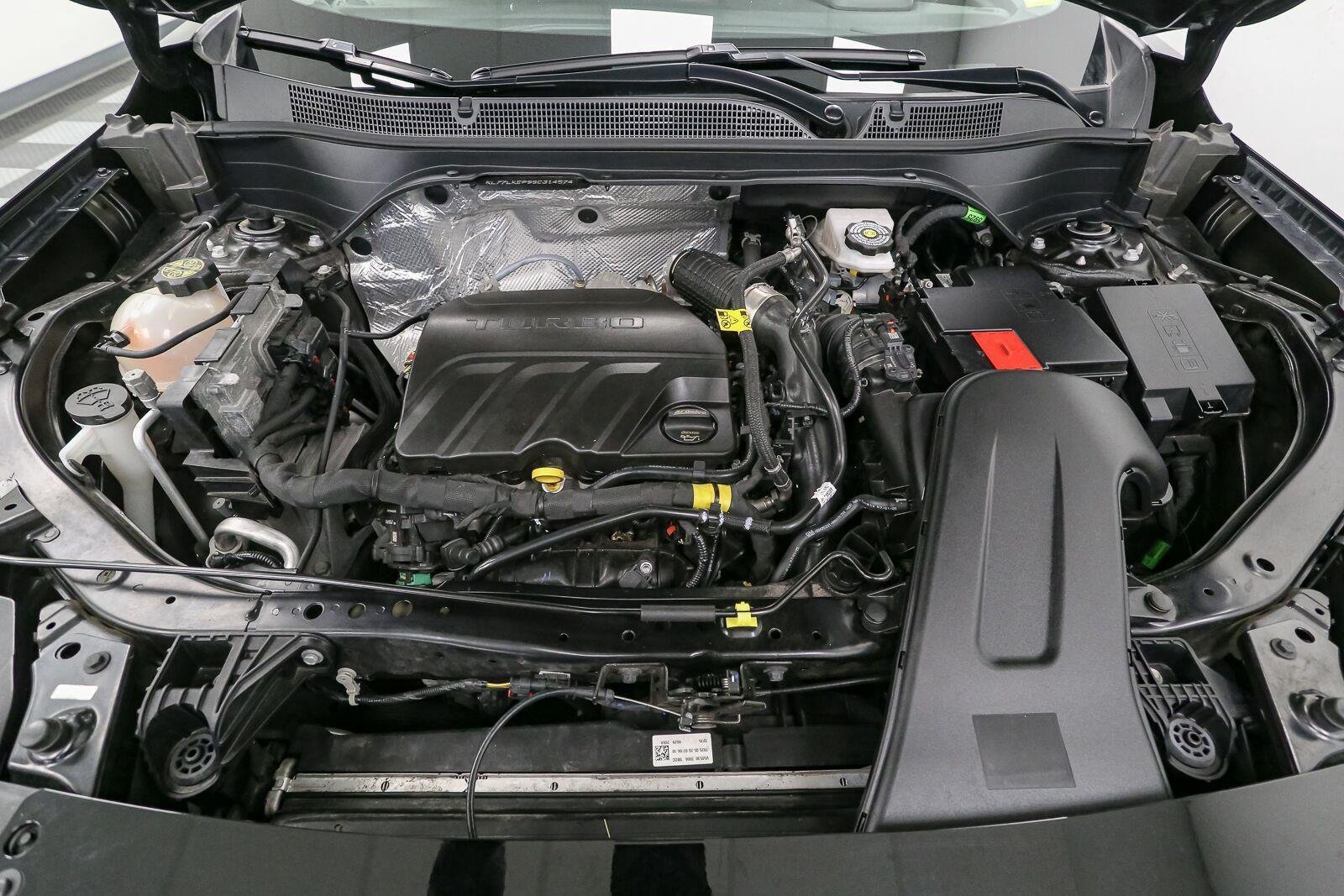 Used 2025 Mosaic Black Metallic Chevrolet ACTIV image 13