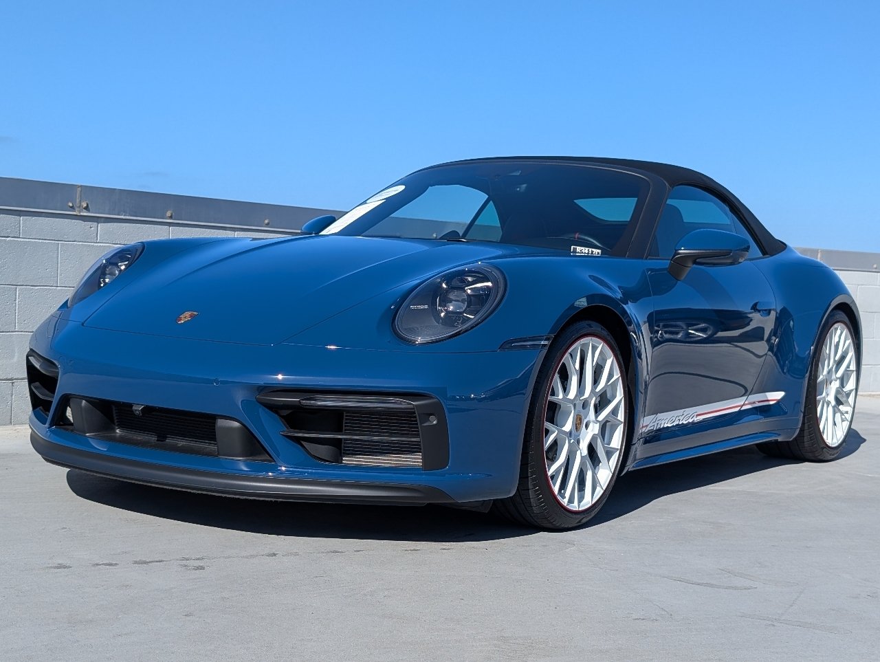 2023 Porsche 911 GTS